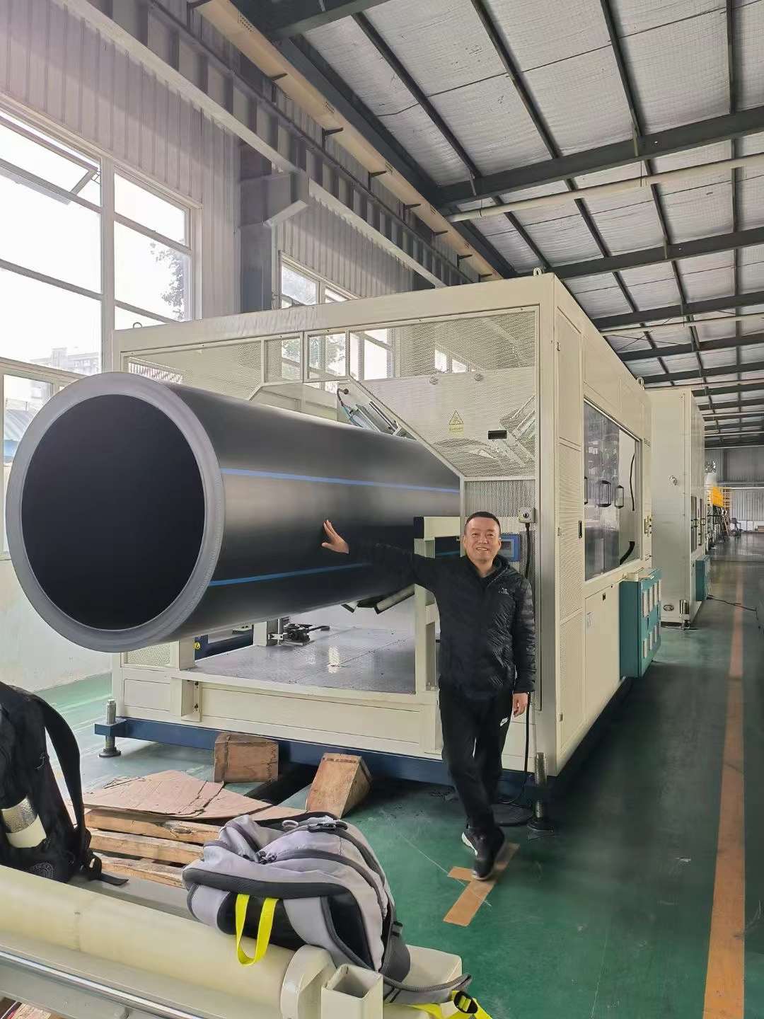 Vești bune! Fangli PE (1200 mm) echipamentul de extrudare a țevilor cu pereți groși anti-topire cu diametru mare a fost acceptat cu succes de către client