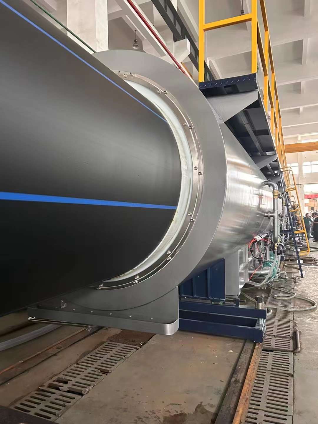 O nouă linie de producție de extrudare PE1600(SDR13.6) a fost finalizată cu succes și așteaptă livrarea!