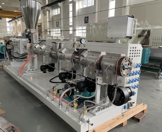 Lucruri care alcătuiesc linia de extrudare a țevilor din plastic